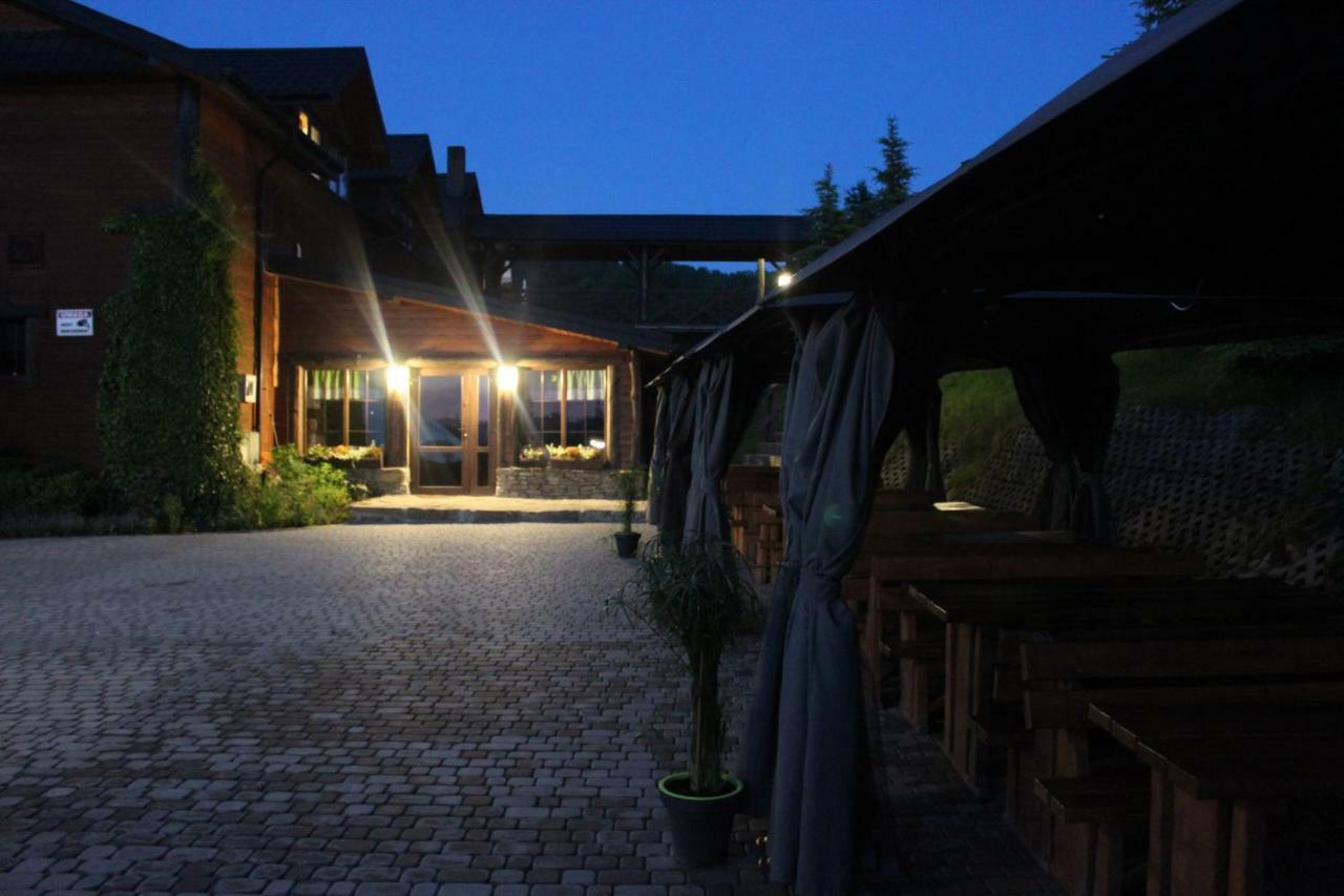 Bieszczadzkie Wrota Lasu Hotel Steznica  Exterior photo
